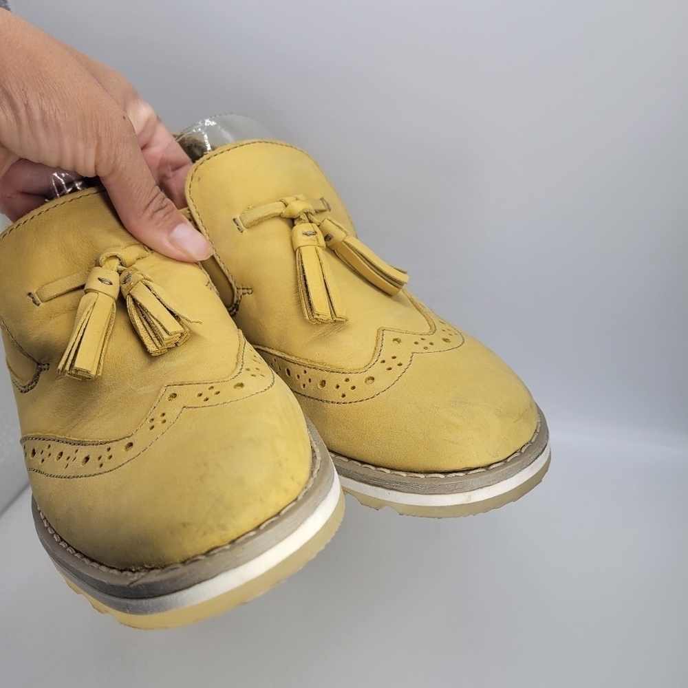 Cat Caterpillar Women's Flat Shoes Size 6 Light Yellow Leather LOAFERS - Picture 5 of 14